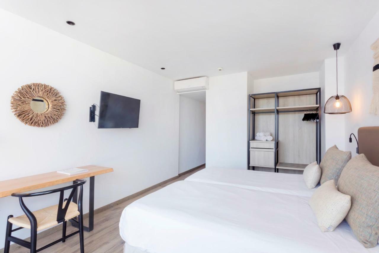 Hotel Sa Clau By Mambo San Antonio  Exterior photo